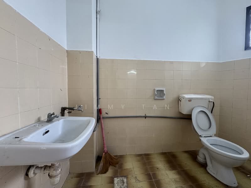 Master Bedroom Bathroom 