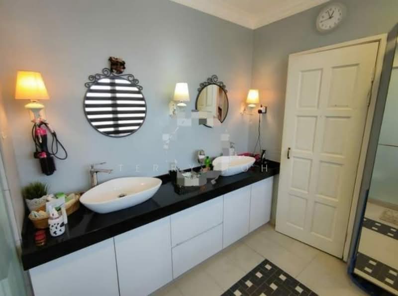 Semi-Detached House for Sale in Glenmarie Cove (Klang) - Terry Hoh - Bathroom - PropertyGuru.com.my