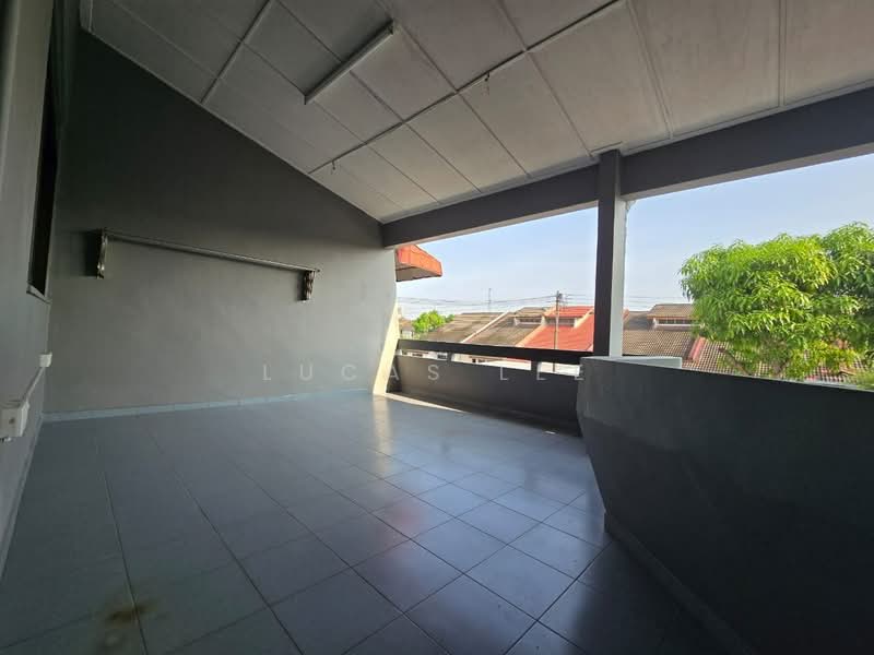 2-storey Terraced House for Rent in Taman Perling (Perling) - Lucas Lee - Balcony - PropertyGuru.com.my