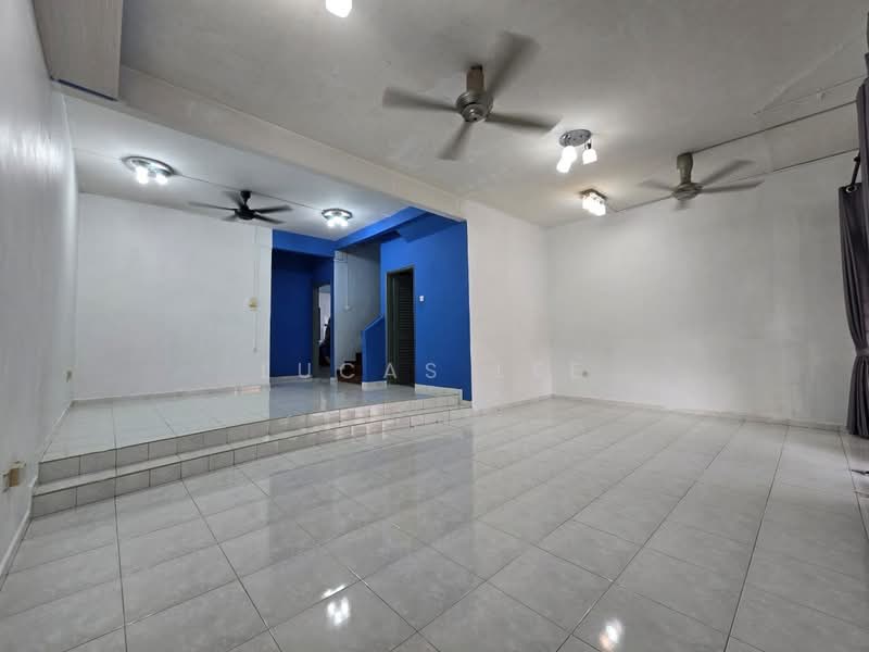 2-storey Terraced House for Rent in Taman Perling (Perling) - Lucas Lee - Living Room - PropertyGuru.com.my