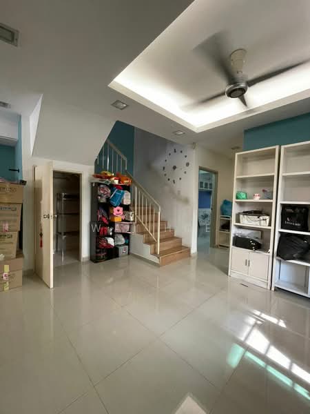 Rumah Teres 2 Tingkat untuk Dijual di Taman Puncak Jalil (Seri Kembangan) - Wai Hoe - Living Room - PropertyGuru.com.my