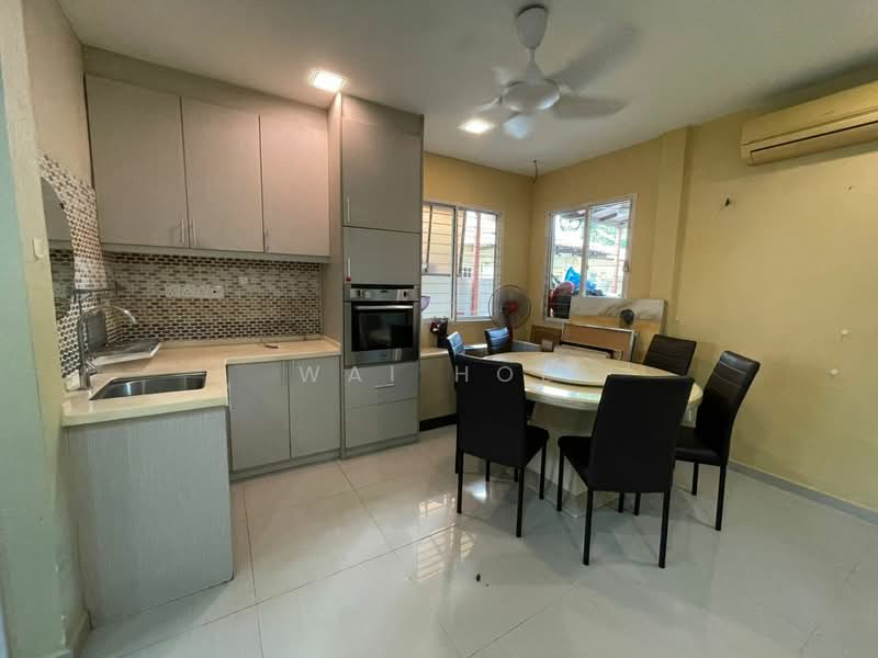 Rumah Teres 2 Tingkat untuk Dijual di Taman Puncak Jalil (Seri Kembangan) - Wai Hoe - Kitchen - PropertyGuru.com.my