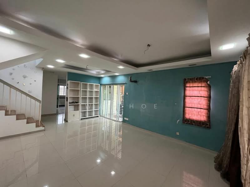 Rumah Teres 2 Tingkat untuk Dijual di Taman Puncak Jalil (Seri Kembangan) - Wai Hoe - Living Room - PropertyGuru.com.my