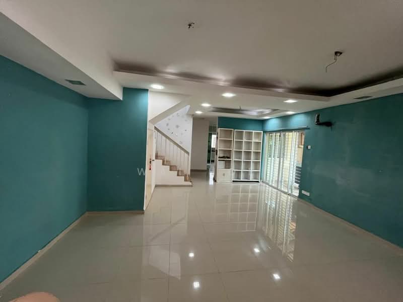 Rumah Teres 2 Tingkat untuk Dijual di Taman Puncak Jalil (Seri Kembangan) - Wai Hoe - Living Room - PropertyGuru.com.my