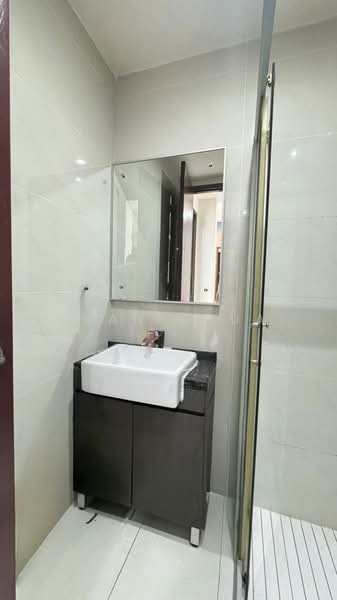 Condominium for Rent at Bay Laurel @ Country Garden Danga Bay - Juan Chua - Bathroom - PropertyGuru.com.my