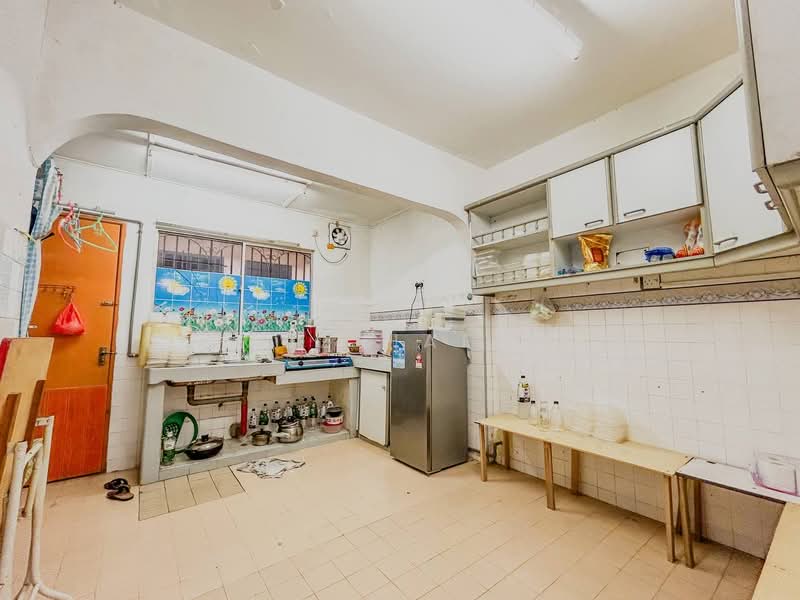 2-storey Terraced House for Sale in Bandar Baru Sri Petaling (Sri Petaling) - Muz Hafiz - Kitchen - PropertyGuru.com.my