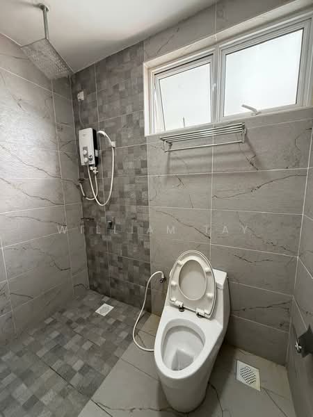 Service Residence for Sale at Pinnacle Tower - William Tay - Bathroom - PropertyGuru.com.my