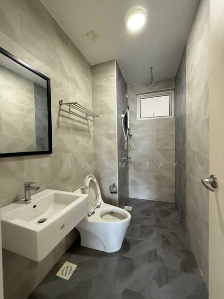 Service Residence for Sale at Pinnacle Tower - William Tay - Bathroom - PropertyGuru.com.my