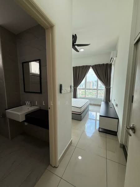 Service Residence for Sale at Pinnacle Tower - William Tay - Bathroom - PropertyGuru.com.my