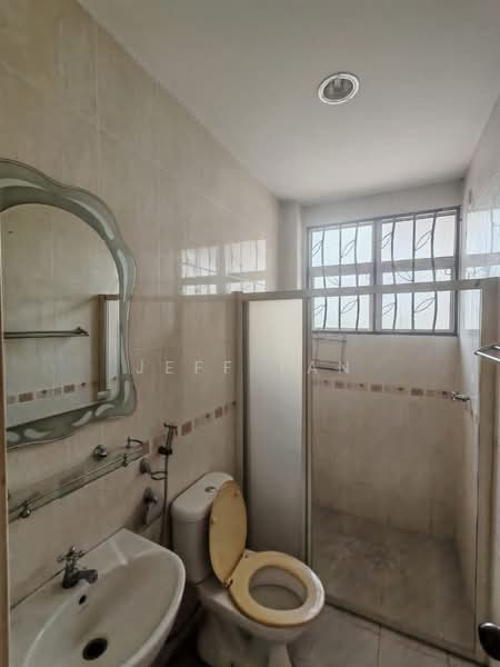 Rumah Teres 2 Tingkat untuk Disewa di Taman Desa Rishah (Ipoh) - Jeff Tan - Bathroom - PropertyGuru.com.my