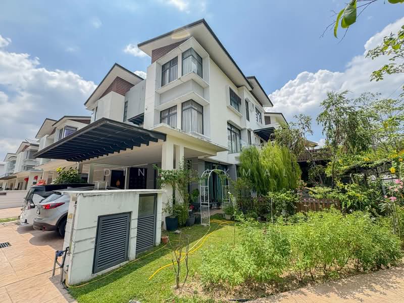 3-storey Terraced House for Sale in Seri Kembangan (Selangor) - Dinie Akmal - PropertyGuru.com.my