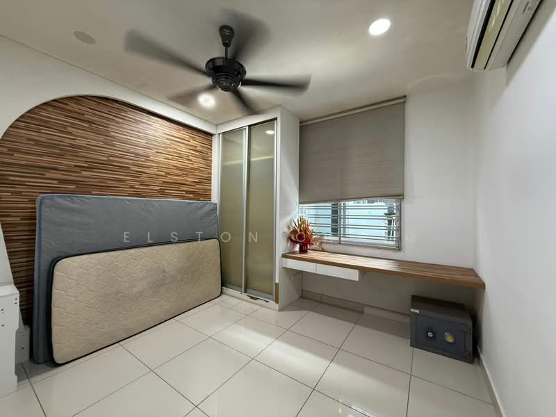 Cluster House for Sale in Taman Gaya (Ulu Tiram) - Elston Chong - Bedroom - PropertyGuru.com.my