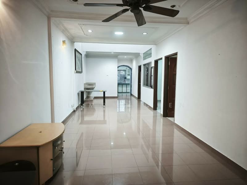 Rumah Teres 1 Tingkat untuk Disewa di Taman Salak Selatan (Salak South) - Clement Chen - Corridor - PropertyGuru.com.my