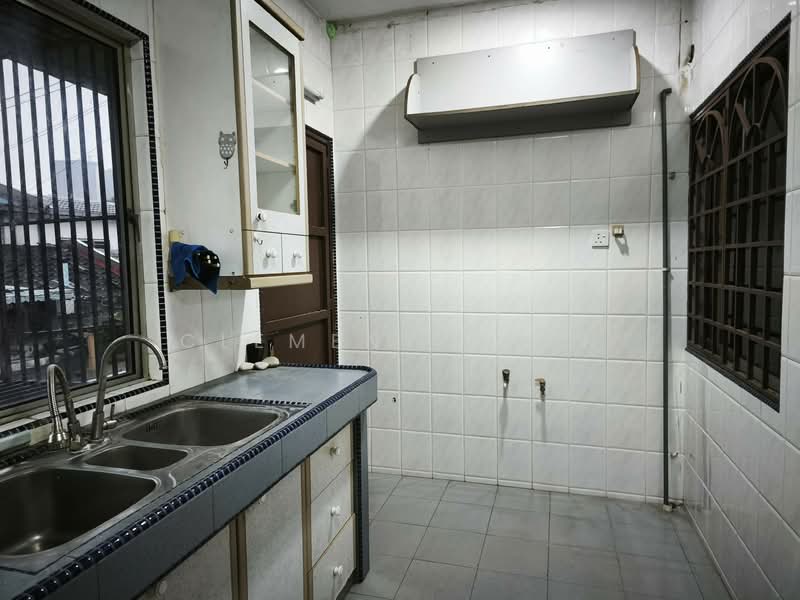 Rumah Teres 1 Tingkat untuk Disewa di Taman Salak Selatan (Salak South) - Clement Chen - Kitchen - PropertyGuru.com.my