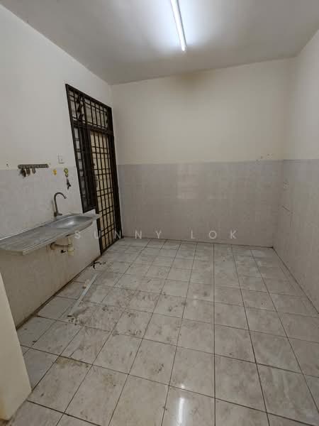 Rumah Teres 2 Tingkat untuk Dijual di Taman Idaman (Simpang Ampat) - Sunny Lok - Kitchen - PropertyGuru.com.my