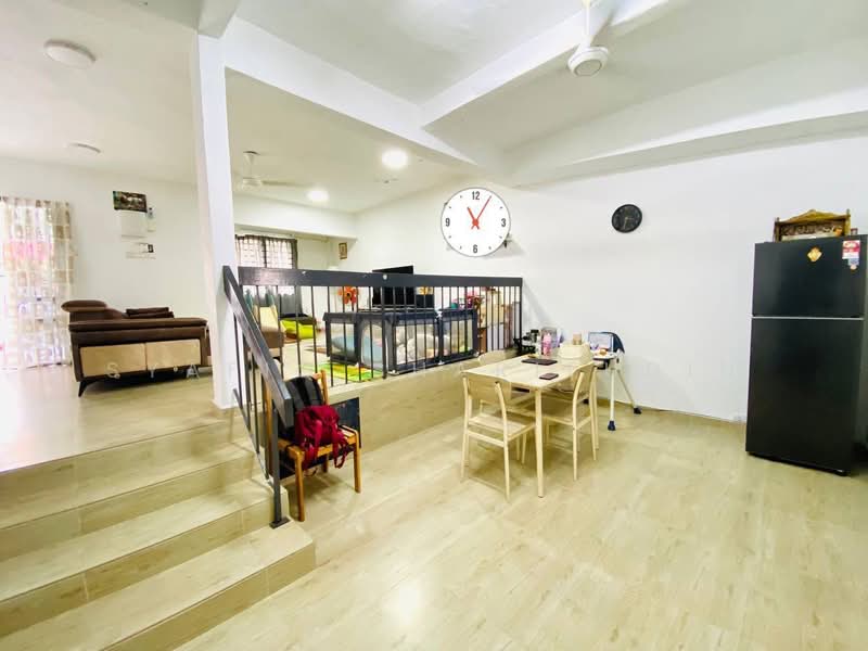 Rumah Teres untuk Dijual di Taman Selayang Utama (Selayang) - Syafiq Sharifudin - Living Room - PropertyGuru.com.my