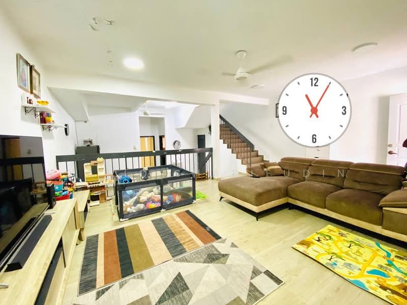Rumah Teres untuk Dijual di Taman Selayang Utama (Selayang) - Syafiq Sharifudin - Living Room - PropertyGuru.com.my