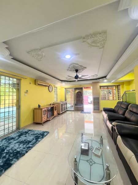 2-storey Terraced House for Sale in Bandar Putra Permai (Seri Kembangan) - Wai Hoe - Living Room - PropertyGuru.com.my