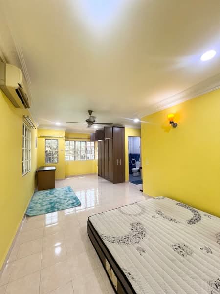 2-storey Terraced House for Sale in Bandar Putra Permai (Seri Kembangan) - Wai Hoe - Bedroom - PropertyGuru.com.my