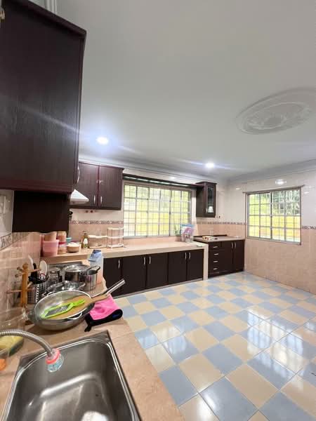2-storey Terraced House for Sale in Bandar Putra Permai (Seri Kembangan) - Wai Hoe - Kitchen - PropertyGuru.com.my