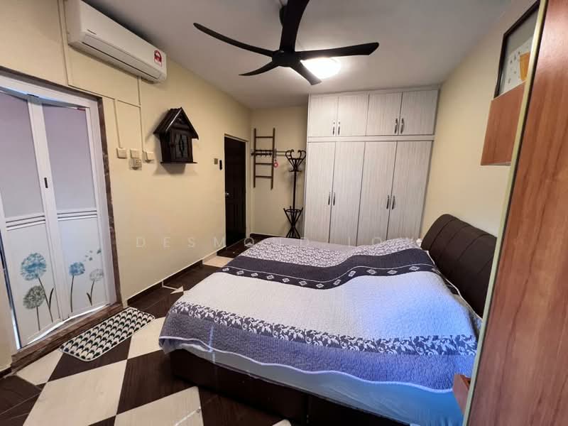 Kondominium untuk Disewa di Endah Regal Condominium - Desmond Low - Bedroom - PropertyGuru.com.my