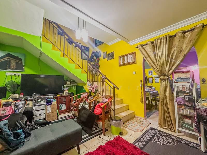 2-storey Terraced House for Sale in Meru (Klang) - Muz Hafiz - Living Room - PropertyGuru.com.my