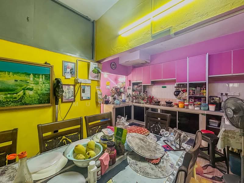 2-storey Terraced House for Sale in Meru (Klang) - Muz Hafiz - Kitchen - PropertyGuru.com.my