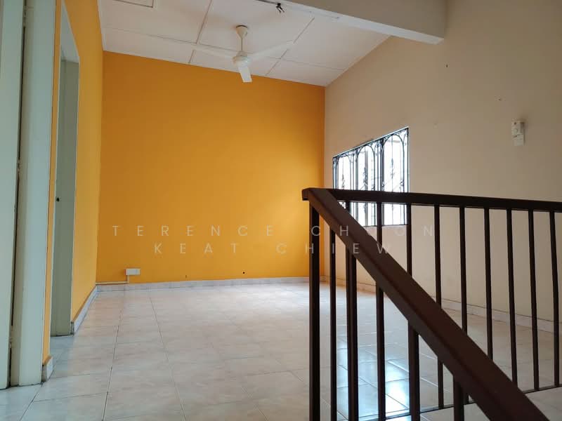 2-storey Terraced House for Sale in Petaling Jaya (Selangor) - Terence Choon Keat Chiew - Family hall - upstairs - PropertyGuru.com.my