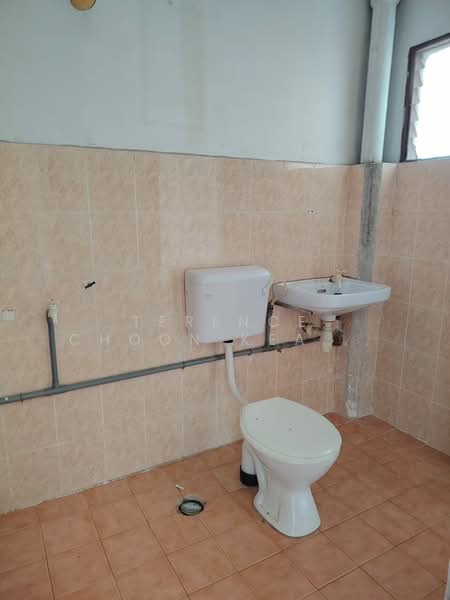 2-storey Terraced House for Sale in Petaling Jaya (Selangor) - Terence Choon Keat Chiew - Common bathroom - PropertyGuru.com.my