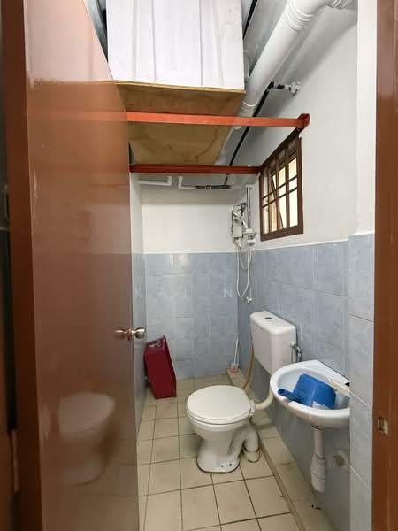 Pangsapuri untuk Dijual di Sri Selera Court Apartment - Kai Ni - Bathroom - PropertyGuru.com.my