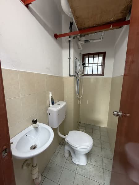 Pangsapuri untuk Dijual di Sri Selera Court Apartment - Kai Ni - Bathroom - PropertyGuru.com.my