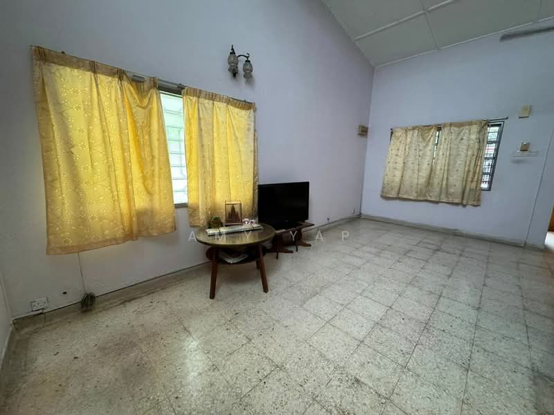 1-storey Terraced House for Rent in Taman Cuepacs (Kepong) - Amy Yap - Living Room - PropertyGuru.com.my