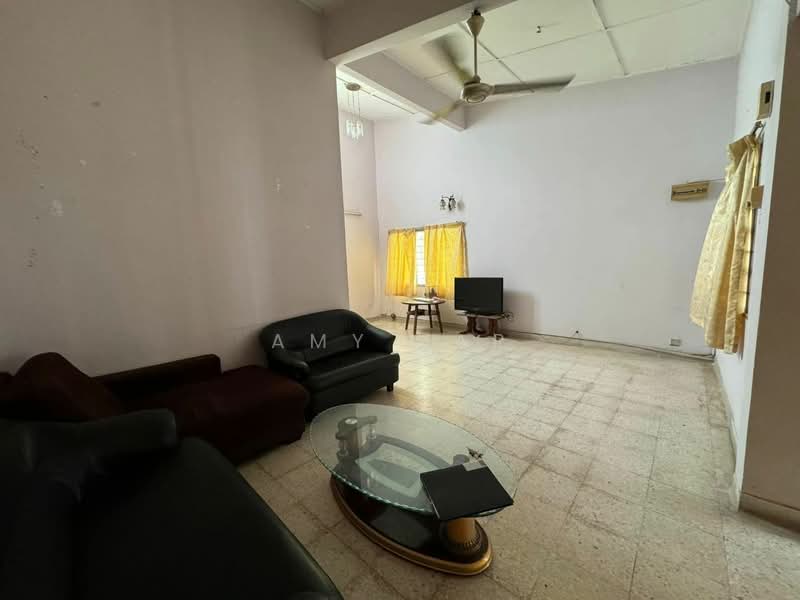 1-storey Terraced House for Rent in Taman Cuepacs (Kepong) - Amy Yap - Living Room - PropertyGuru.com.my