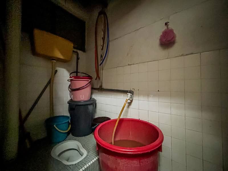 Rumah Flat untuk Dijual di Desa Ria Flat - Muz Hafiz - Bathroom - PropertyGuru.com.my