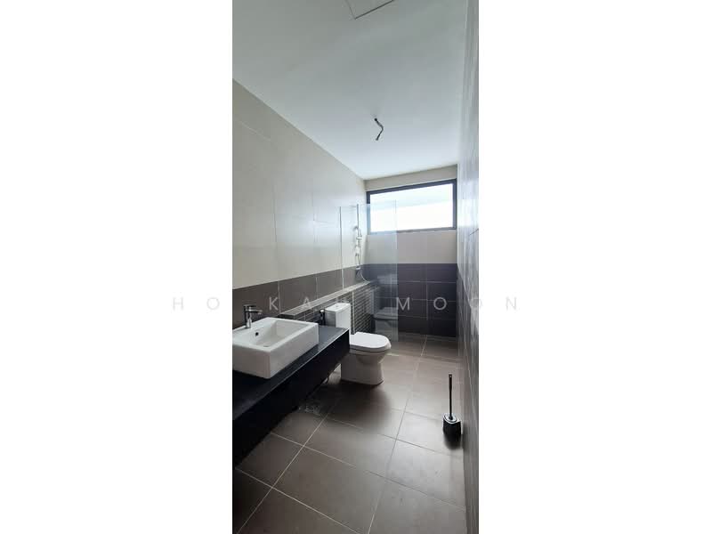 Semi-Detached House for Sale in Bandar Sungai Long (Selangor) - Ho Kah Moon - Bathroom - PropertyGuru.com.my