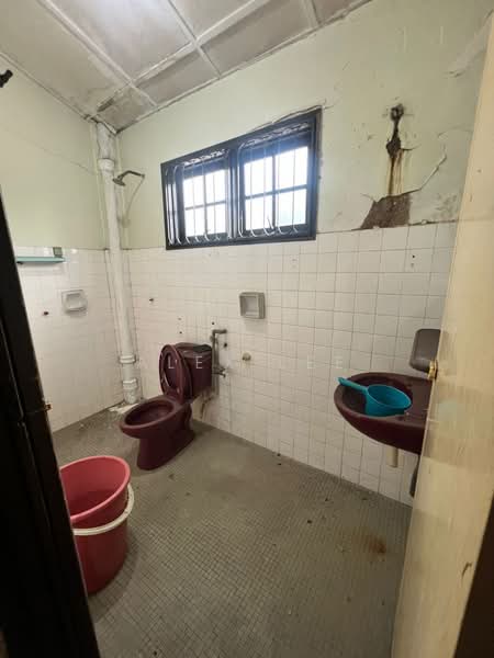 2-storey Terraced House for Sale in SS14 (Subang Jaya) - Alex Lee - Bathroom - PropertyGuru.com.my