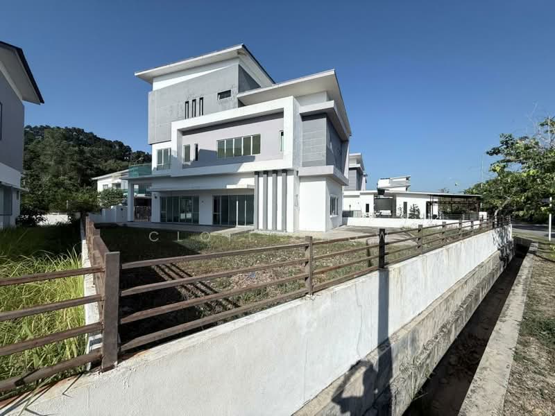 Bungalow for Sale in Lukut (Negeri Sembilan) - Cloie Chow - Exterior - PropertyGuru.com.my