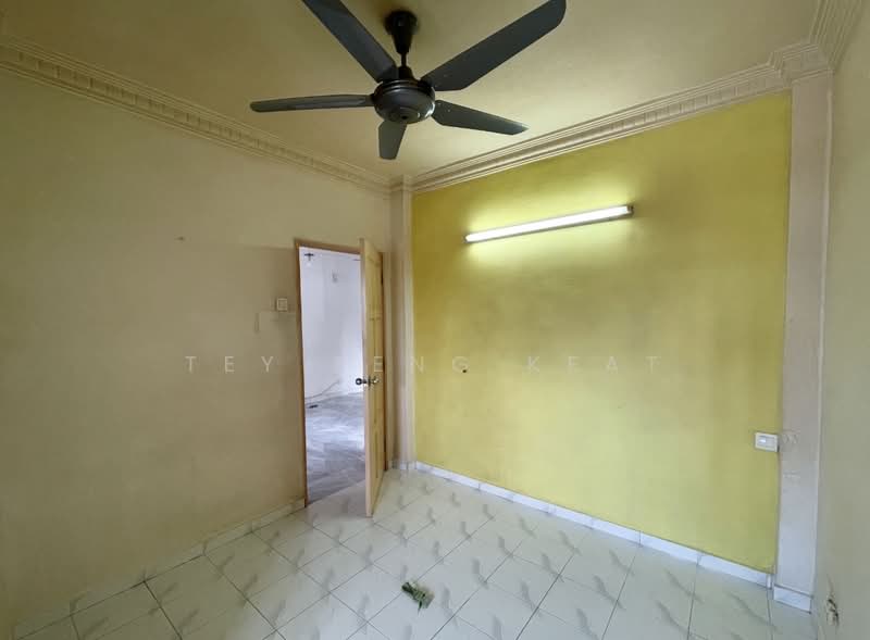 Apartment for Sale at Teratai Mewah Apartment Block 15,17,19,21 - Tey Beng Keat - PropertyGuru.com.my