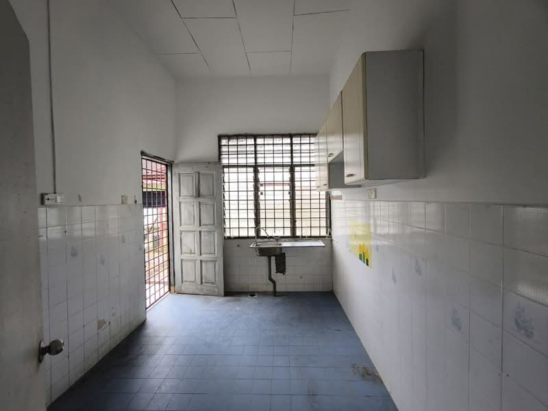 1-storey Terraced House for Sale in Taman Kota Jaya (Kota Tinggi) - Ken Chai - Kitchen - PropertyGuru.com.my