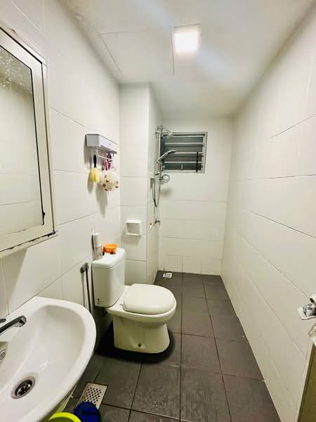 Pangsapuri untuk Dijual di PPA1M Metropolitan Kepong - Zahier Firza - Bathroom - PropertyGuru.com.my