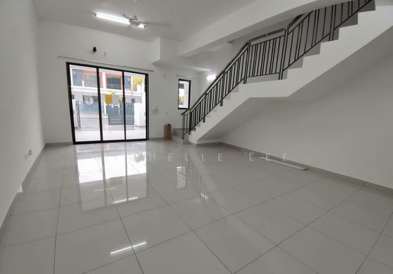 2-storey Terraced House for Rent in Telok Panglima Garang (Selangor) - Michelle Lee - Living Room - PropertyGuru.com.my