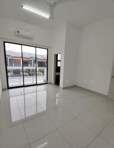 2-storey Terraced House for Rent in Telok Panglima Garang (Selangor) - Michelle Lee - Living Room - PropertyGuru.com.my