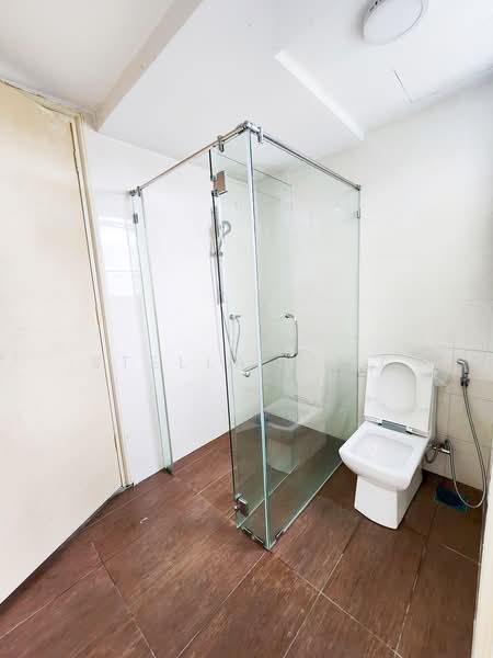 Kondominium untuk Dijual di The Straits View Condominium - Stella Chia - Bathroom - PropertyGuru.com.my