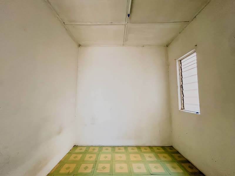 Flat for Sale at Kampung Lindungan PJS 6 - Muz Hafiz - Interior - PropertyGuru.com.my