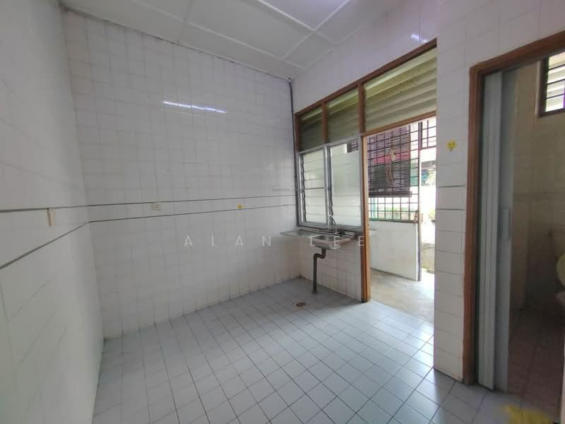 Rumah Teres 1.5 Tingkat untuk Dijual di Johor Bahru (Johor) - Alan Lee - Kitchen - PropertyGuru.com.my