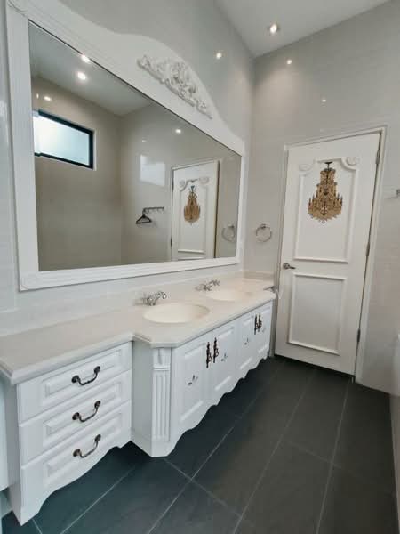Semi-Detached House for Sale in Bukit Indah (Iskandar Puteri (Nusajaya)) - Eva Siow - Bathroom - PropertyGuru.com.my