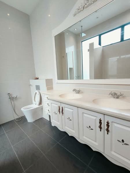 Semi-Detached House for Sale in Bukit Indah (Iskandar Puteri (Nusajaya)) - Eva Siow - Bathroom - PropertyGuru.com.my