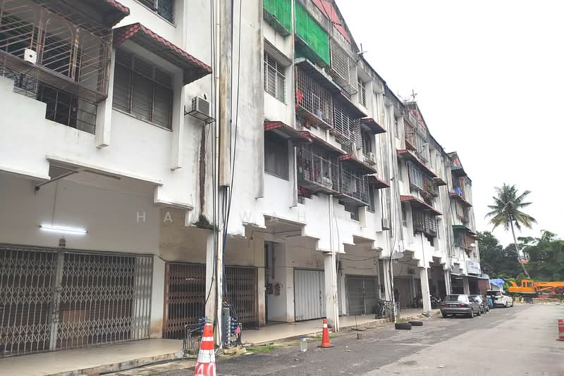 Shop for Sale in Batu Caves (Kuala Lumpur) - Han Wah Chu - Exterior - PropertyGuru.com.my