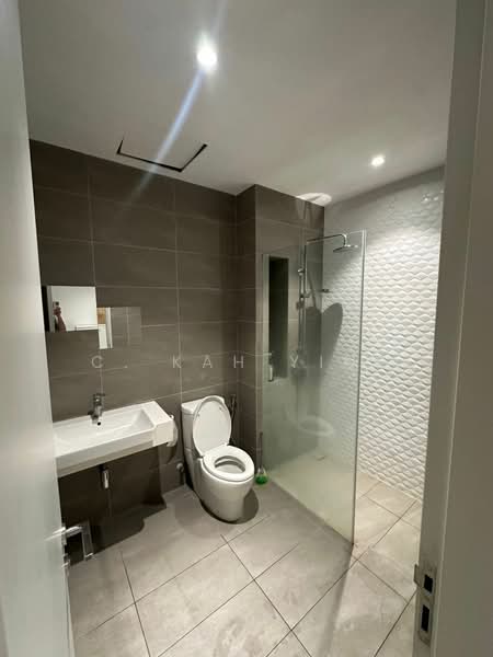Servis Apartment untuk Disewa di Quill Residence - C. Kah Ying - Bathroom - PropertyGuru.com.my