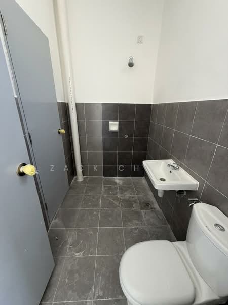 Rumah Teres 2 Tingkat untuk Dijual di Taman Bestari Perdana (Pasir Gudang) - Zack Chow - Bathroom - PropertyGuru.com.my